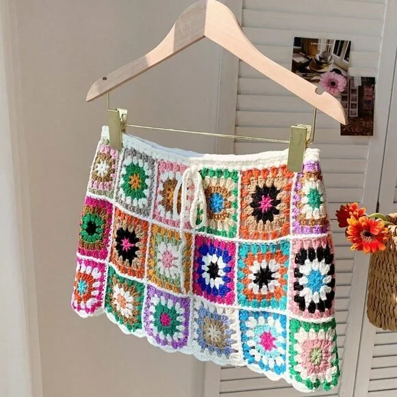 Multicolor Elegant Women's Colorful Floral Pattern Mini Knitted Skirt - Picture 1 of 3